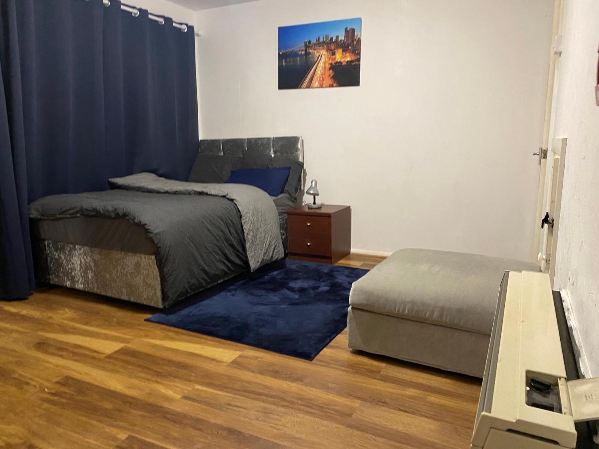 Double En-Suite Rooms Nevendon 外观 照片